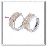 ต่างหูทองคำขาว 18k gold filled ประดับเพชร CZ เกรดพรีเมี่ยม สวยมากๆ ค่ะ
