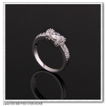 แหวนทองคำขาว 18k gold filled ดีไซน์หรู ประดับด้วยเพชร CZ เปล่งประกาย มีให้เลือก 2 ไซส์