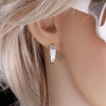 ต่างหูทองคำขาว 18k gold filled ประดับเพชร CZ เจียระไนเหลี่ยม ดีไซน์สุดหรู สวยมากค่ะ
