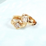 ต่างหูทองคำแบบห่วง 18k gold filled ประดับเพชร CZ ดีไซน์เก๋ ของจริงสวยมากค่ะ