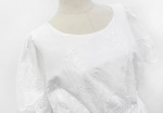 พร้อมส่ง ชุดกระโปรงสั้นปักลายสีขาว แนว retro
