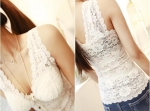 พร้อมส่ง  เสื้อกล้ามลูกไม้คอวี สีขาว