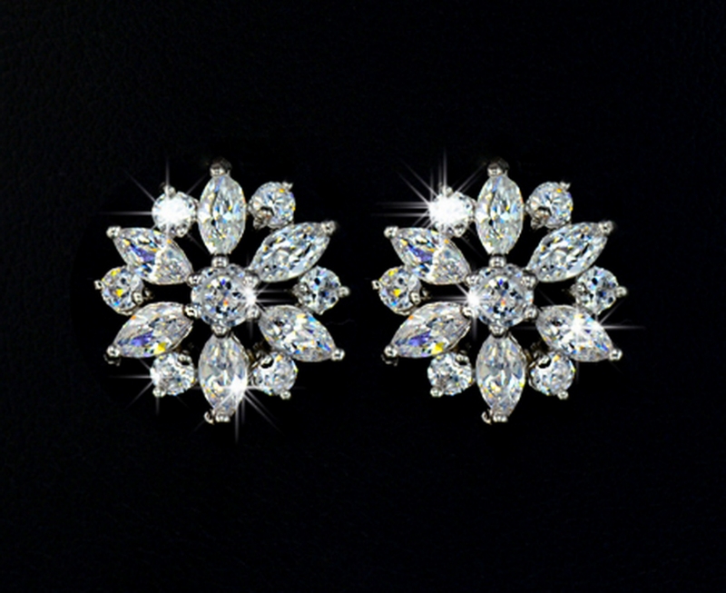 ต่างหูทองคำขาว 18k ประดับเพชรสวิสเกรดพรีเมี่ยมเจียระไนเหลี่ยม marquise cut สวยหร ต่างหูทองคำขาว 18k ประดับเพชรสวิสเกรดพรีเมี่ยมเจียระไนเหลี่ยม marquise cut สวยหร