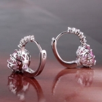 ต่างหูทองคำขาว 18k gold filled ประดับเพชร CZ สังเคราะห์สีชมพู สวยมากค่ะ