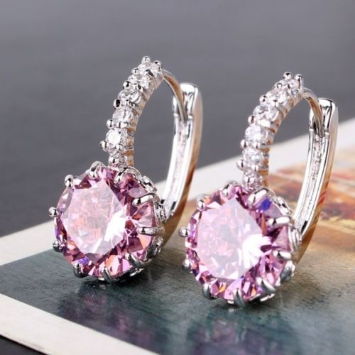 ต่างหูทองคำขาว 18k gold filled ประดับเพชร CZ สังเคราะห์สีชมพู สวยมากค่ะ ต่างหูทองคำขาว 18k gold filled ประดับเพชร CZ สังเคราะห์สีชมพู สวยมากค่ะ