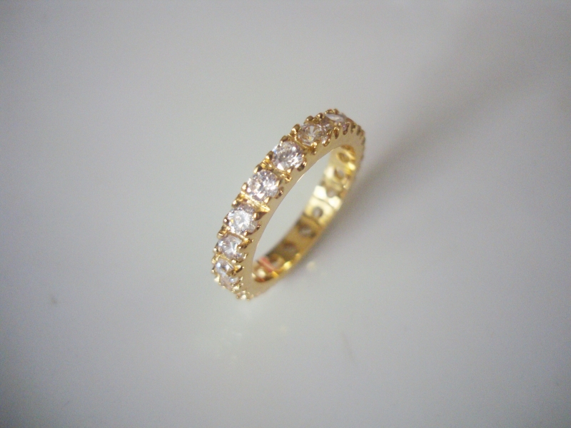 แหวนทอง 18k gold filled ประดับเพชร CZ เปล่งประกายรอบวง ไซส์ 7 US แหวนทอง 18k gold filled ประดับเพชร CZ เปล่งประกายรอบวง ไซส์ 7 US