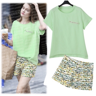 FW5707001 เสื้อยืดหลวม จับคู่กางเกงขาสั้นสบายๆผ้าลินินพิมพ์ลายตัวอักษรโทนเขียวสไ