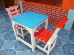 โต๊ะชุดไม้สนทำสี+เก้าอี้พนักพิงเอียง2ตัว