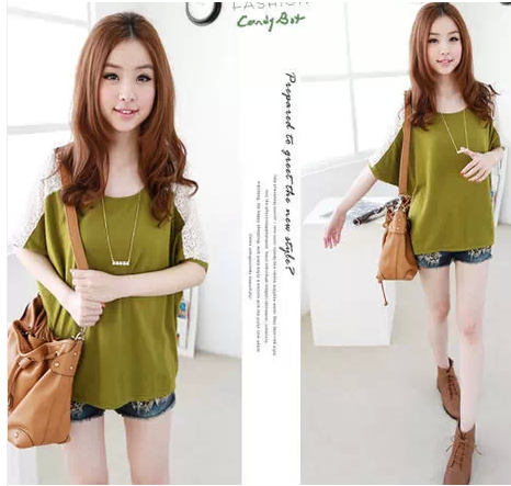 เสื้อยืด แขนสามส่วน ทรงปีกค้างคาวสุดฮิต แต่งลูกไม้ด้านหลังและแขนตามภาพ สีเขียว