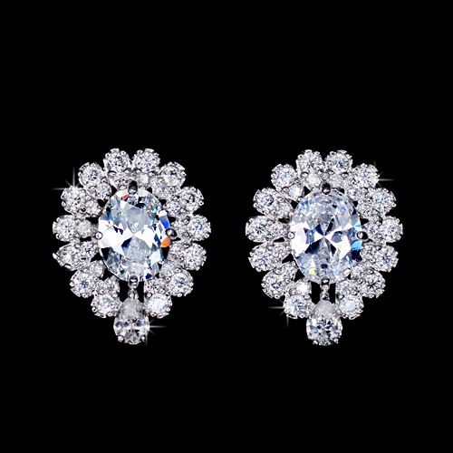 ต่างหูเพชร CZ ทองคำขาว 18k white gold plated ดีไซน์ใหม่ล่าสุด สุดหรู สวยมากค่ะ