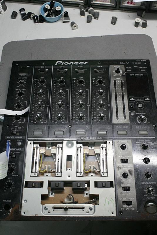 DJM-700