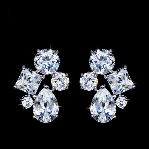 ต่างหูทองคำขาว 18k white gold plated ประดับเพชร CZ เกดรพรีเมี่ยม ดีไซน์สวยเก๋