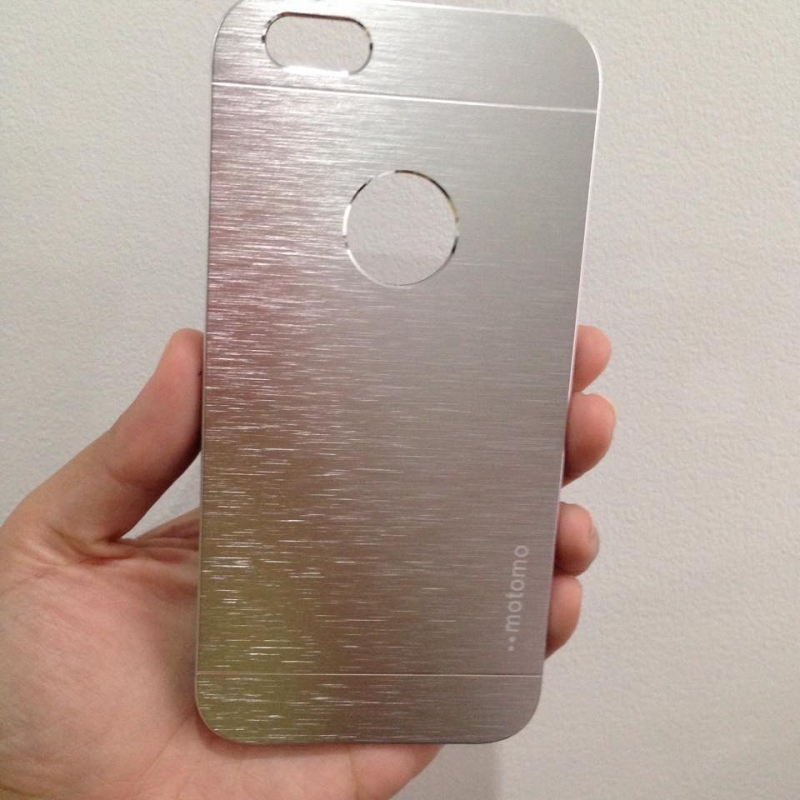 เคสไอโฟน 6 (4.7) motomo สีเงิน เคสไอโฟน 6 (4.7) motomo สีเงิน