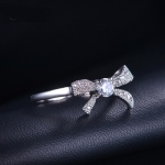 แหวนทองคำขาว 18k gold filled ดีไซน์โบว์ประดับด้วยเพชร CZ เกรดดีเยี่ยม สวยน่ารักมากค่ะ
