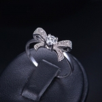 แหวนทองคำขาว 18k gold filled ดีไซน์โบว์ประดับด้วยเพชร CZ เกรดดีเยี่ยม สวยน่ารักมากค่ะ