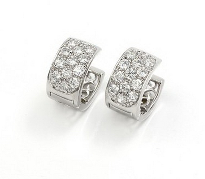 ต่างหูทองคำขาว 18k white gold filled ประดับเพชร CZ เกรดพรีเมี่ยม สวยมากๆ ค่ะ