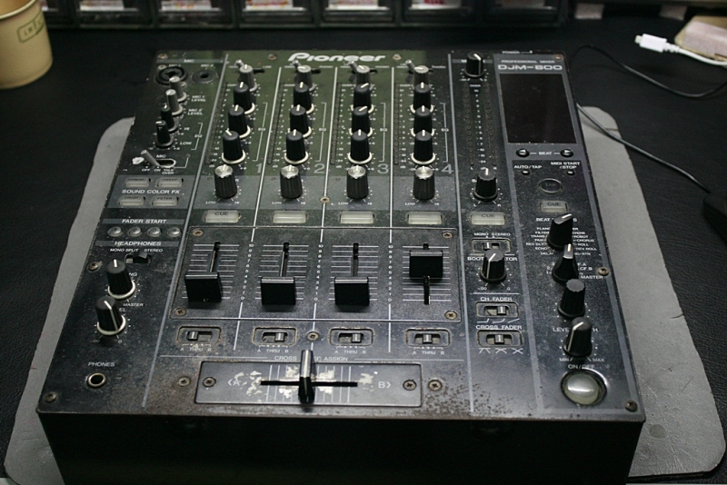 DJM-800