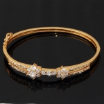 กำไลข้อมือทองคำ 18k gold filled ประดับเพชร CZ ดีไซน์ดอกไม้คู่ สวยมากค่ะ