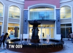 น้ำพุประติมากรรม พานทองเหลือง ที่ The Walk