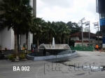 บ่อน้ำพุรูปดวงตา หน้าอาคาร Belle Avenue  อยู่ด้านหลัง เซ็นทรัลพระราม 9