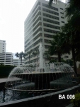บ่อน้ำพุรูปดวงตา หน้าอาคาร Belle Avenue  อยู่ด้านหลัง เซ็นทรัลพระราม 9