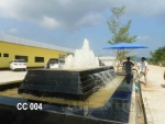 บ่อน้ำพุเกาะกลางถนน ที่ CC&C Garment ที่ แม่สอด