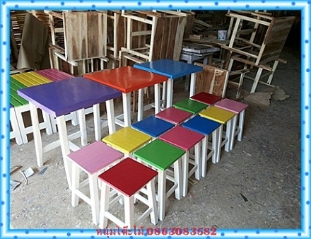โต๊ะไม้ 60*60(หัวโล้น4ตัว)ทำสีสรรสดใส โต๊ะไม้ 60*60(หัวโล้น4ตัว)ทำสีสรรสดใส