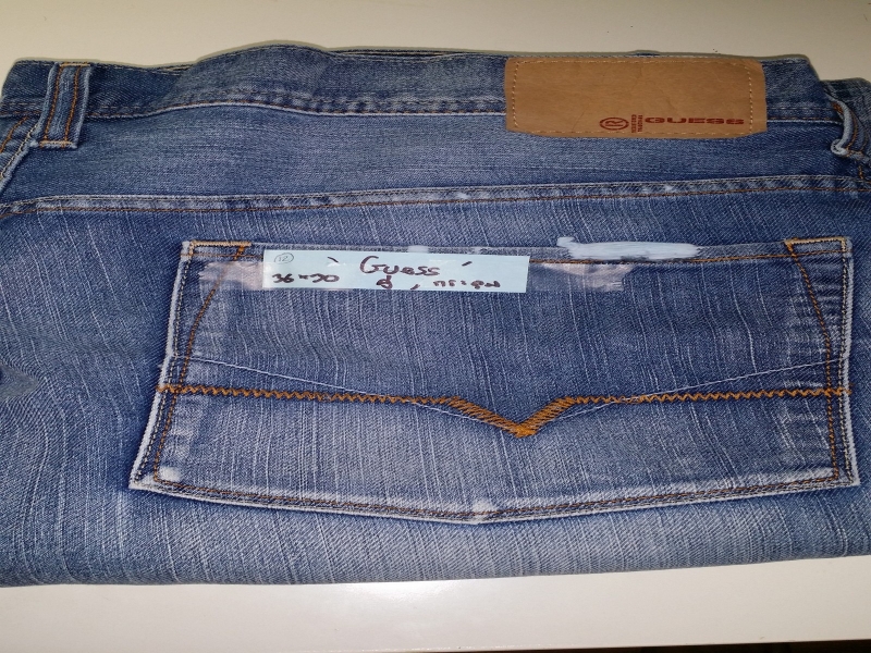 GUESS 36*30 ตะเข็บคู่ กระดุม