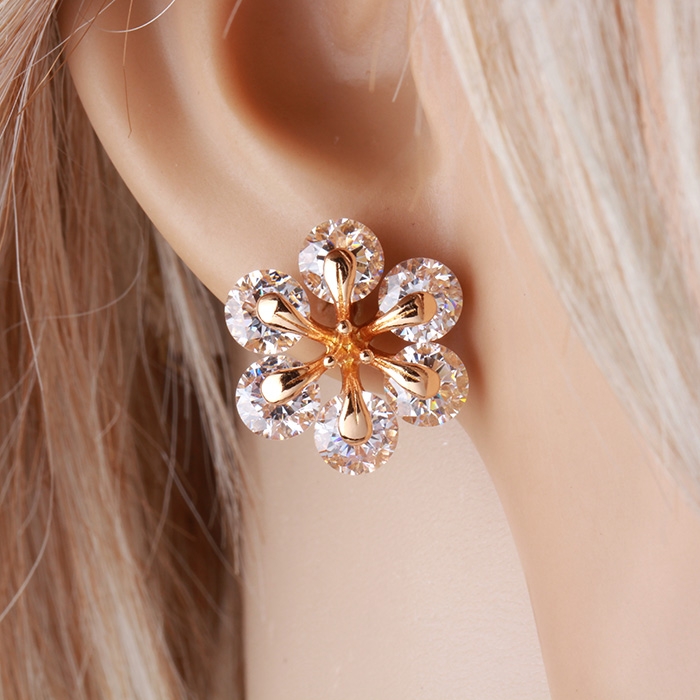 ต่างหูทอง 18k gold filled ประดับเพชร CZ เกรดที่ดีที่สุด เปล่งประกาย สวยหรูมากค่ะ