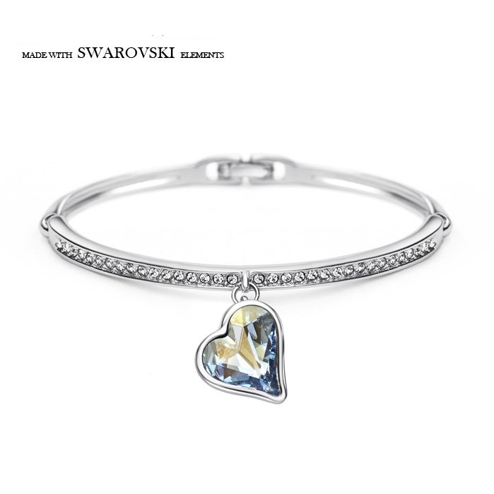 กำไลข้อมือ 18k platinum plated ประดับคริสตัล Swarovski แท้ ดีไซน์น่ารัก สวยมากๆ กำไลข้อมือ 18k platinum plated ประดับคริสตัล Swarovski แท้ ดีไซน์น่ารัก สวยมากๆ
