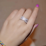 แหวนทองคำขาว 18k white gold ประดับเพชร CZ ดีไซน์ love forever สวยมากค่ะ