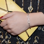 สร้อยข้อมือทองคำขาว 18k gold plated ประดับเพชร CZ ดีไซน์ forever love แบบกำไลยืดได้