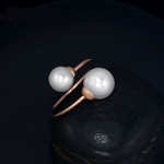 แหวนทองพิ้งโกล์ว 18k pink gold plated ประดับหัวแหวนด้วยมุกสังเคราะห์ ดีไซน์พิเศษทันสมัย ยอดนิยม