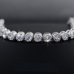 สร้อยข้อมือทองคำขาว 18k gold plated ประดับเพชร CZ เกรดพรีเมี่ยมตลอดเส้น สวยหรูมากค่ะ