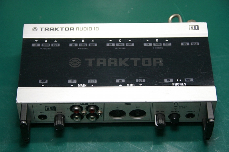 TRAKTOR AUDIO 10