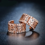 ต่างหูทองชมพู 18k pink gold plated ประดับเพชร CZ พร้อมฉลุลายกุหลาบรอบชิ้น