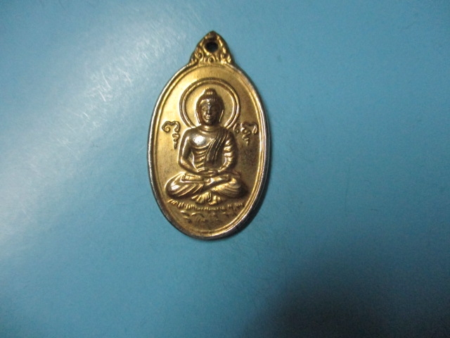 พระพุทธเจ้าพุทธโธลาภผลพูนทวีกาไหล่ทอง