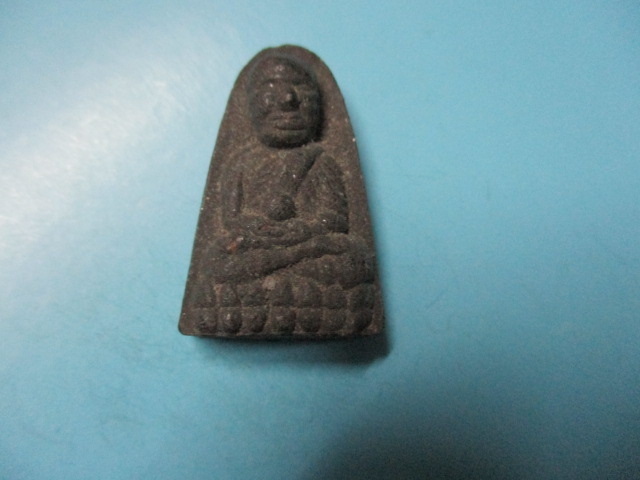 ผงหลวงปู่ทวดวัดพะโค๊ะพิมพ์พระรอด