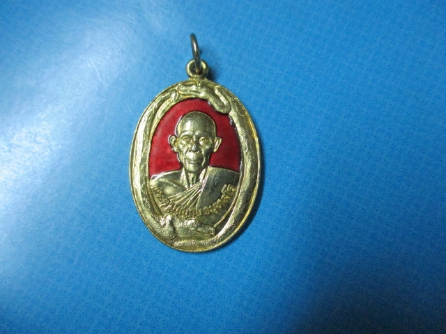 พระครูบุญถมวัดหนองงูเหลือมปี24กาไหล่ทองลงยา