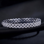 กำไลข้อมือทองคำขาว 18k white gold plated ประดับเพชร CZ ดีไซน์ทันสมัย สวยมากค่ะ