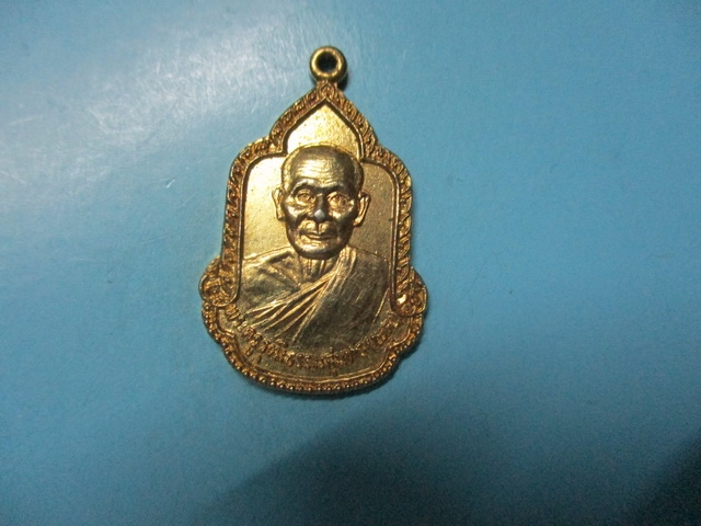 หลวงพ่อพุฒวัดบางพลีใหญ่ในปี25ครบ6รอบกาไหล่ทอง