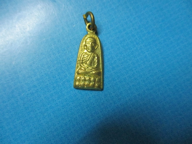 หลวงปู่ทวดวัดช้างไห้ปี08เนื้อทองเหลือง(2)