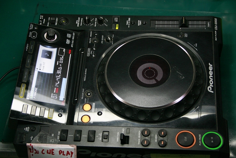CDJ-2000