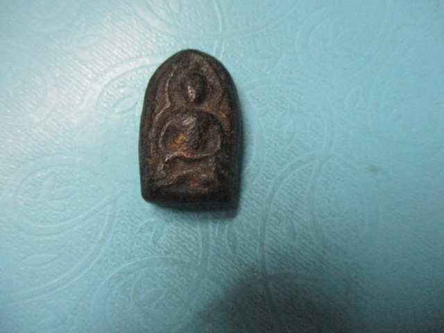 ผงดำพระพุทธหลังยันต์