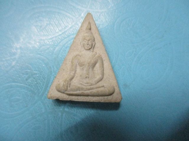 ผงสามเหลี่ยมพระพุทธวัดม่วง(2)