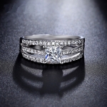 แหวนทองคำขาว 18k white gold plated ประดับเพชร CZ ดีไซน์เก๋
