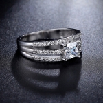 แหวนทองคำขาว 18k white gold plated ประดับเพชร CZ ดีไซน์เก๋