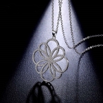 สร้อยคอ 18k Platinum Plated พร้อมจี้ห้อยคอประดับเพชร CZ สวยมากๆ ค่ะ