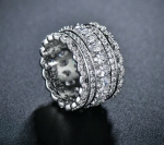 แหวนทองคำขาว 18k White Gold Plated ประดับเพชร CZ รอบชิ้น สวยหรูมากค่ะ