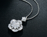 สร้อยคอทองคำขาว 18k white gold พร้อมจี้ห้อยคอเพชร CZ สวยหรู